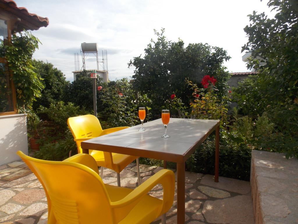 Natural Holiday Houses Εξαμίλιο Εξωτερικό φωτογραφία