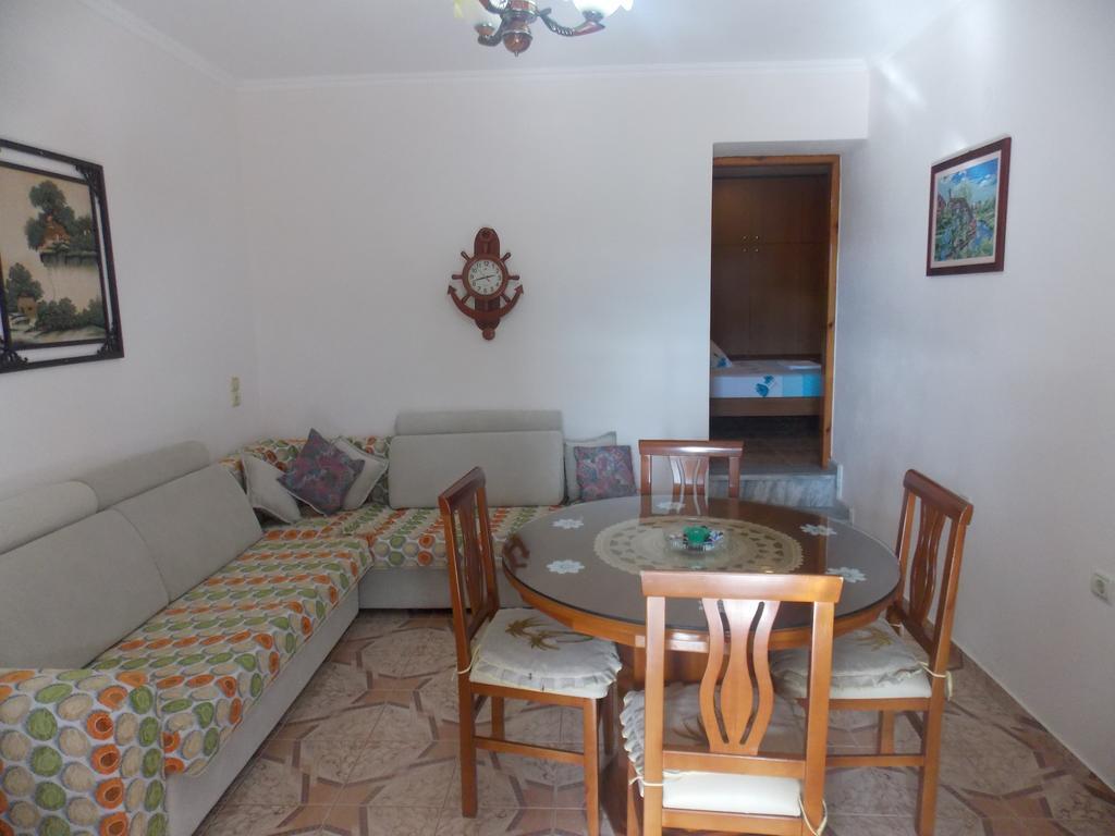 Natural Holiday Houses Εξαμίλιο Εξωτερικό φωτογραφία