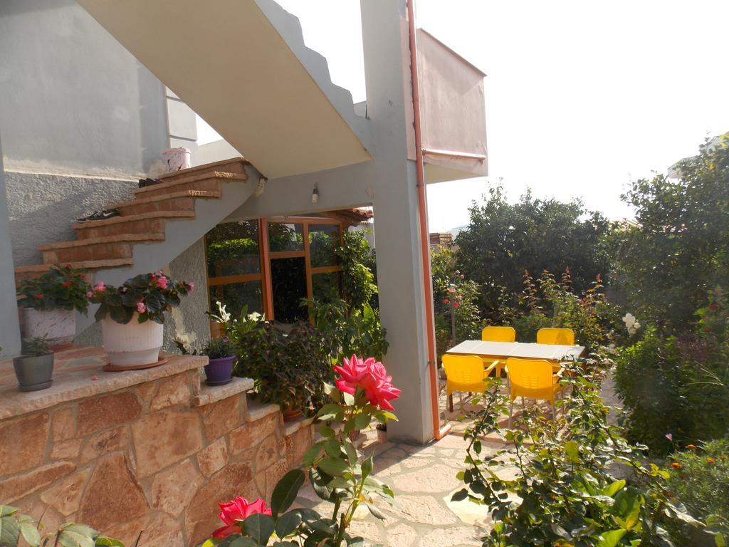 Natural Holiday Houses Εξαμίλιο Εξωτερικό φωτογραφία