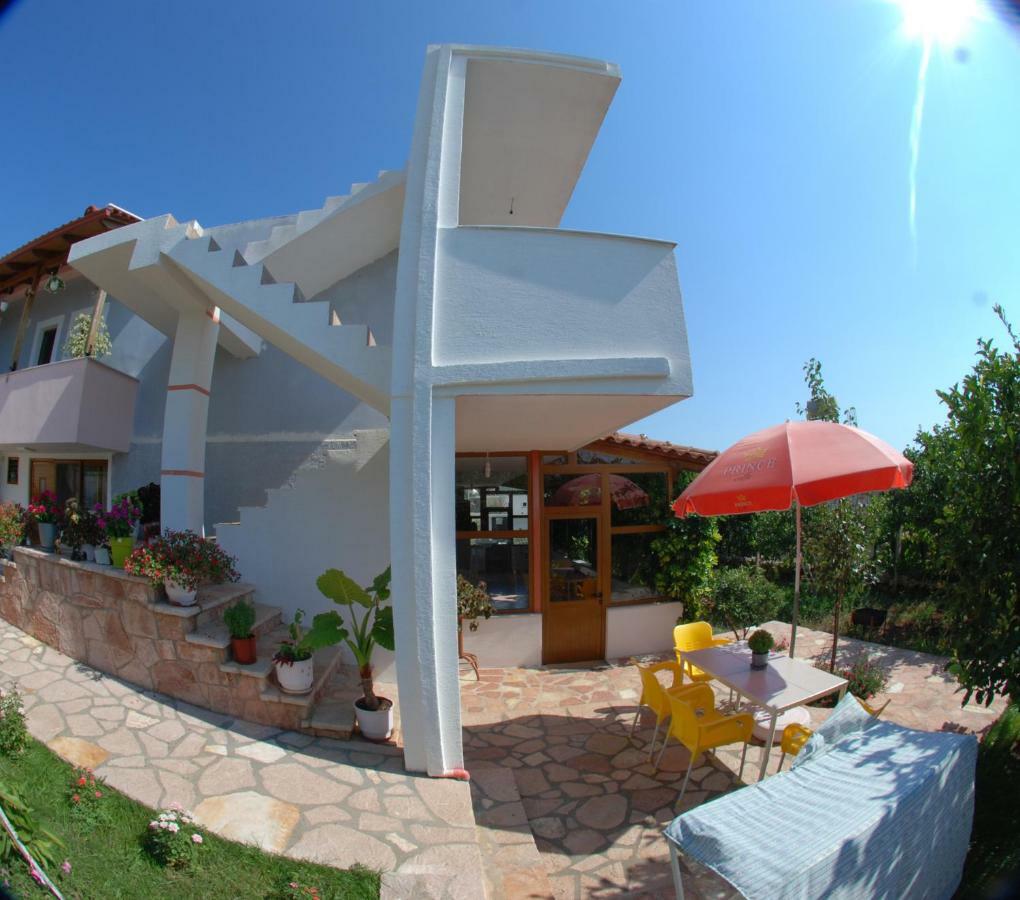 Natural Holiday Houses Εξαμίλιο Εξωτερικό φωτογραφία